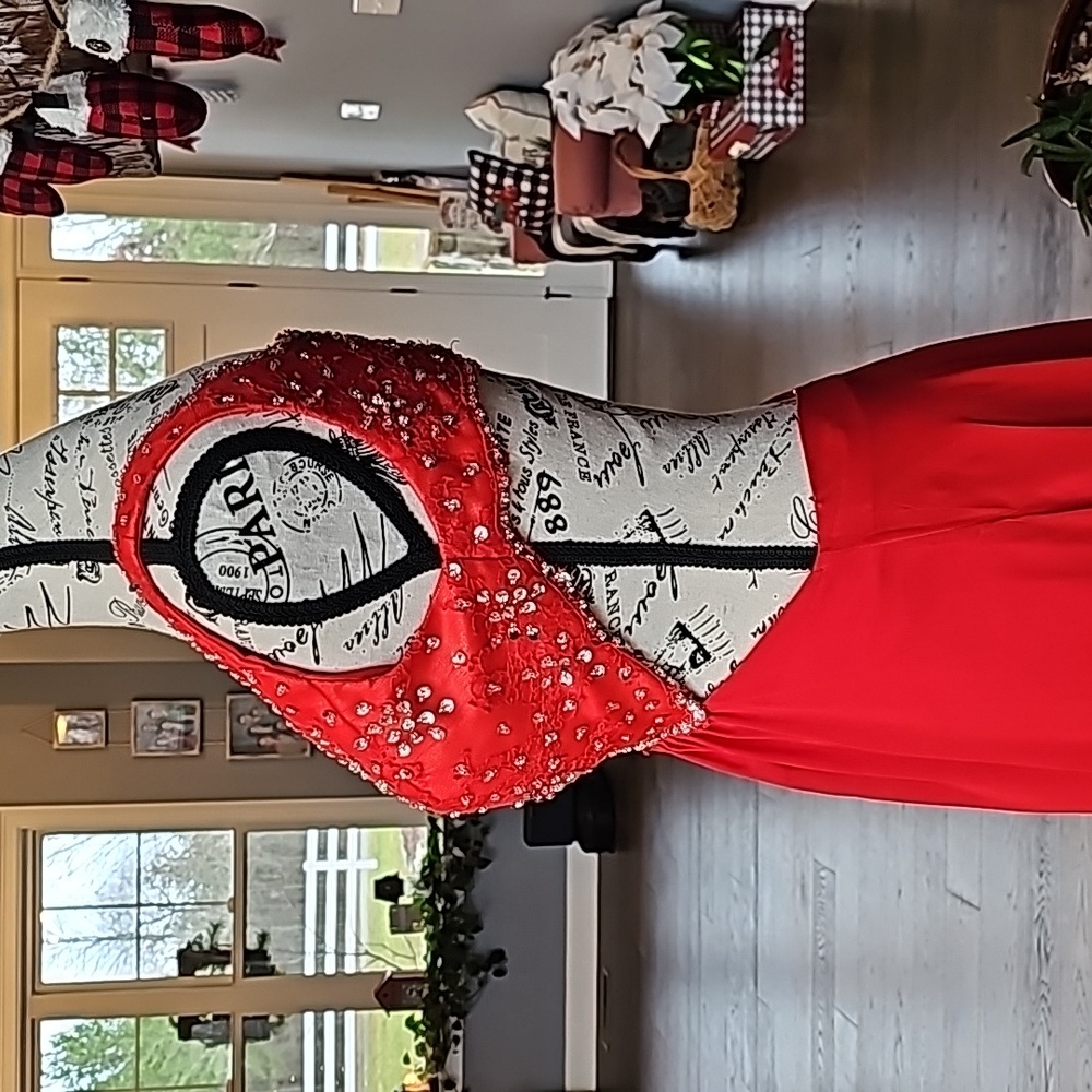 Sequined Backless Gown. Size Small - image 3